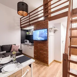 2 Nights - Great Location, Right Next To Main Rail And Bus Station, 10 Min To Main Square By Foot Kraków