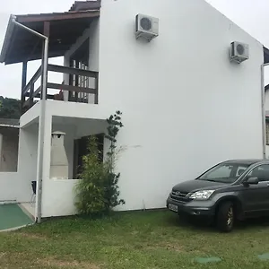 https://sobrado-praia-da-armacao.santa-catarina-brasil.com